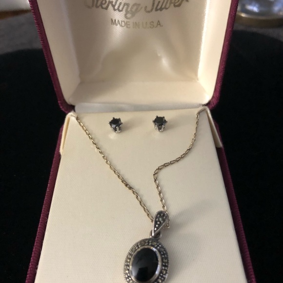 NIB Vintage minimalist 925 sterling Onyx and Marcasite necklace and earrings. S3 - Picture 3 of 6